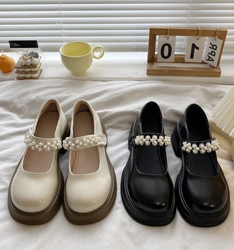 Корейская обувь на универсальном женском каблуке, Повседневные женские кроссовки в Британском стиле, украшенные жемчугом, Туфли на плоской подошве, сабо на платформе с круглым носком, 2023 г. 9